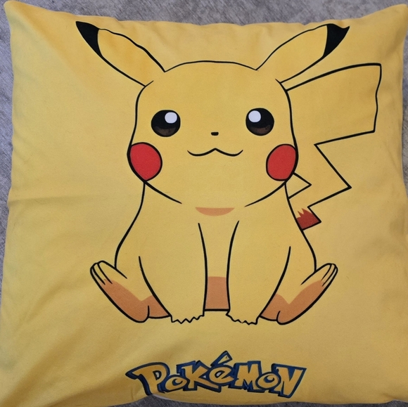 New Pokèmon Throw Pillow - Picture 3 of 3